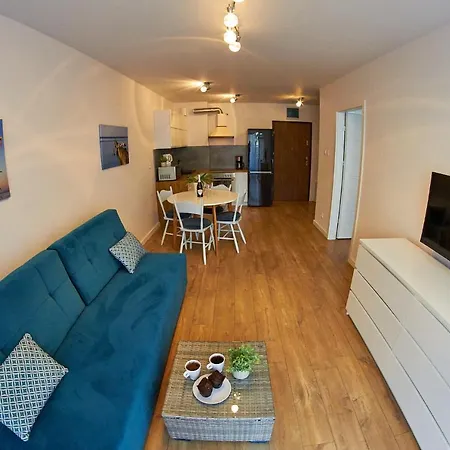 Apartamentyprzymorzu Baltycki Z Miejscem Postojowym I Ogrodkiem דירה *