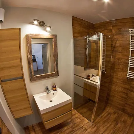 Apartamentyprzymorzu Baltycki Z Miejscem Postojowym I Ogrodkiem דירה *