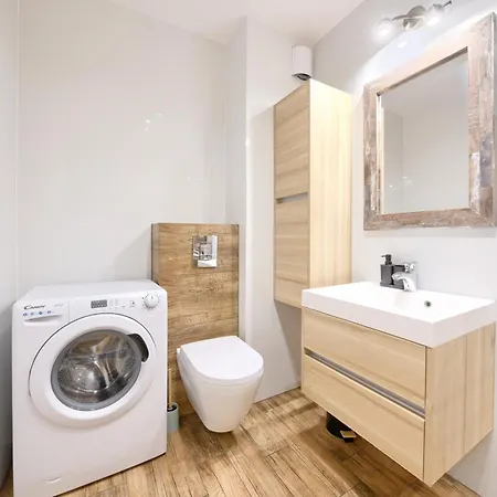 Apartamentyprzymorzu Baltycki Z Miejscem Postojowym I Ogrodkiem דירה