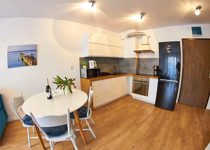 Apartamentyprzymorzu Baltycki Z Miejscem Postojowym I Ogrodkiem Lejlighed *