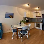 Apartamentyprzymorzu Baltycki Z Miejscem Postojowym I Ogrodkiem شقة