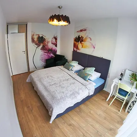 Apartamentyprzymorzu Baltycki Z Miejscem Postojowym I Ogrodkiem Kołobrzeg