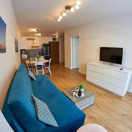 Apartamentyprzymorzu Baltycki Z Miejscem Postojowym I Ogrodkiem Apartment Kolobrzeg