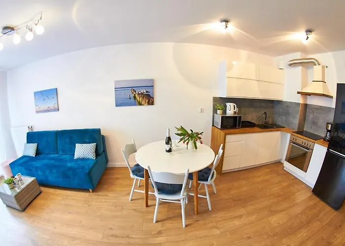 Apartamentyprzymorzu Baltycki Z Miejscem Postojowym I Ogrodkiem * كولوبرزيغ