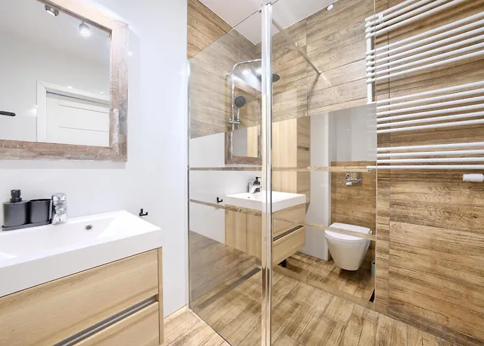 Daire Apartamentyprzymorzu Baltycki Z Miejscem Postojowym I Ogrodkiem